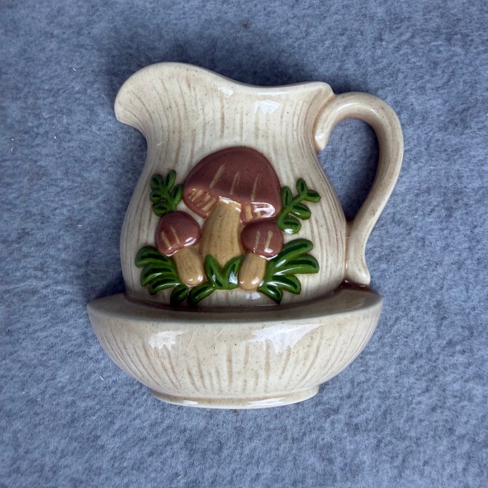 Vintage Mushroom Ceramic Wall Pocket Planter 1981 Cream Brown 5.5in Retro Decor